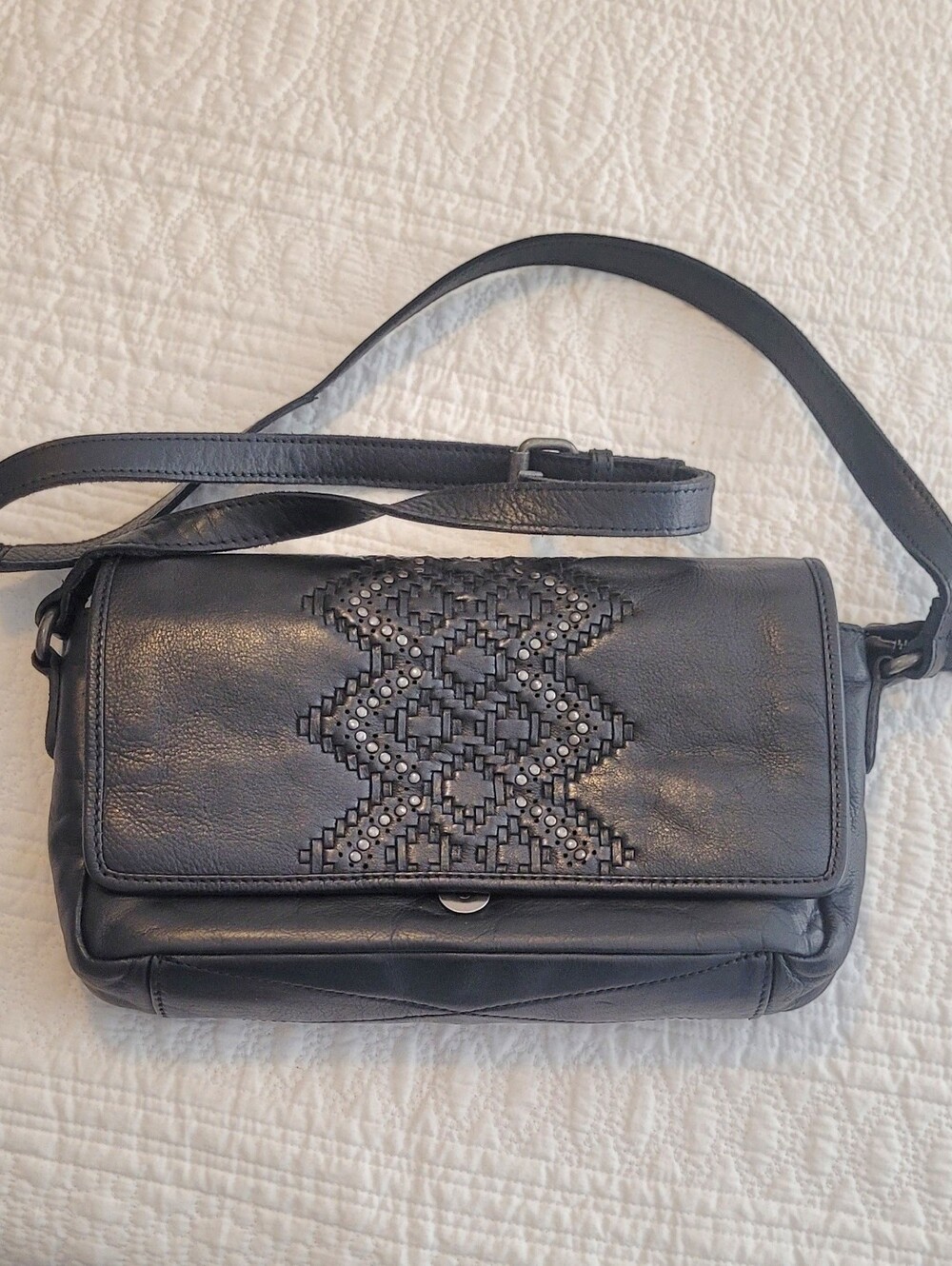 Vilenca Leather Cross Body